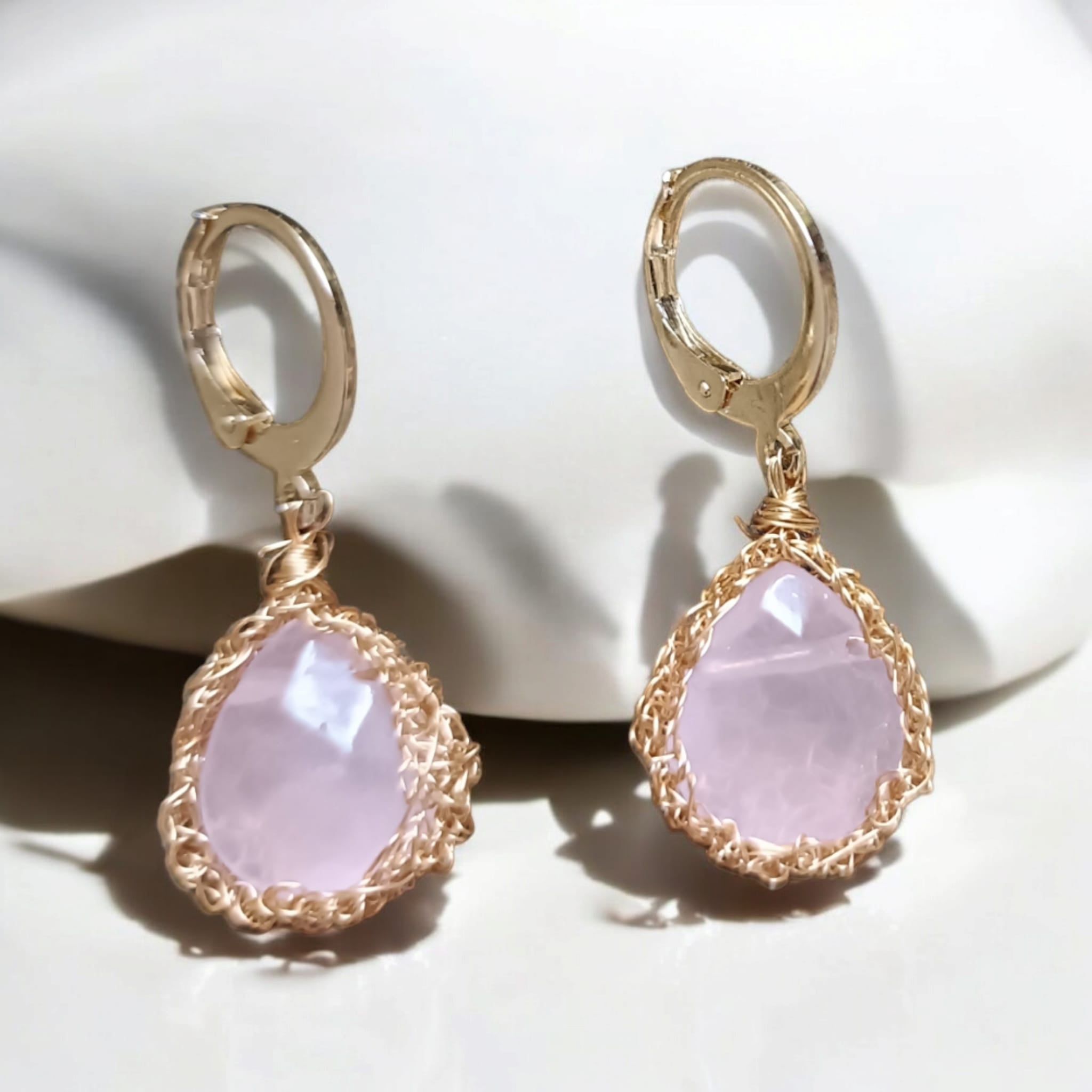 Rose quartz - Crochet lace earrings made of copper wire and semi-precious stones