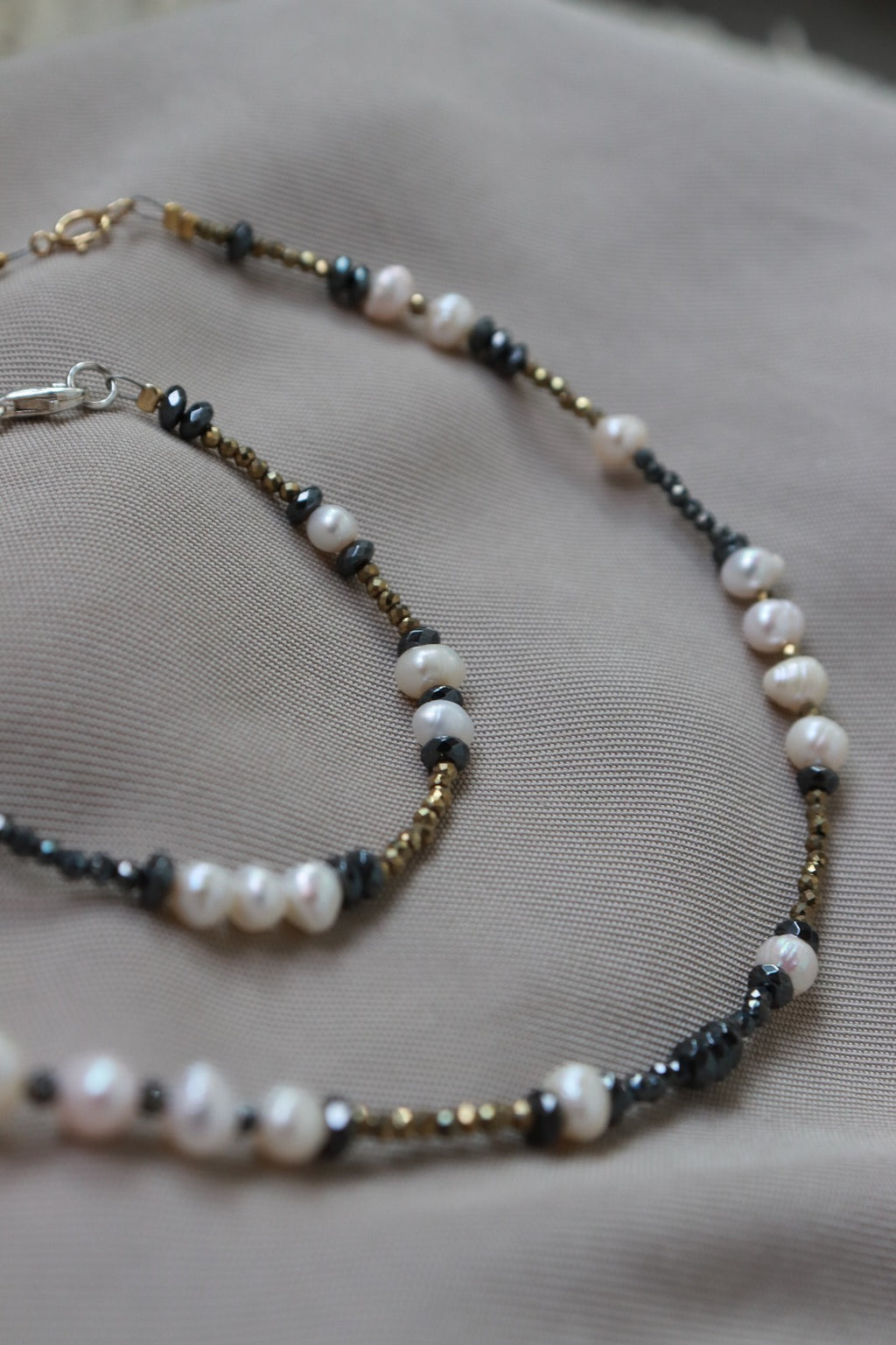 Natural pearl and hematite necklace