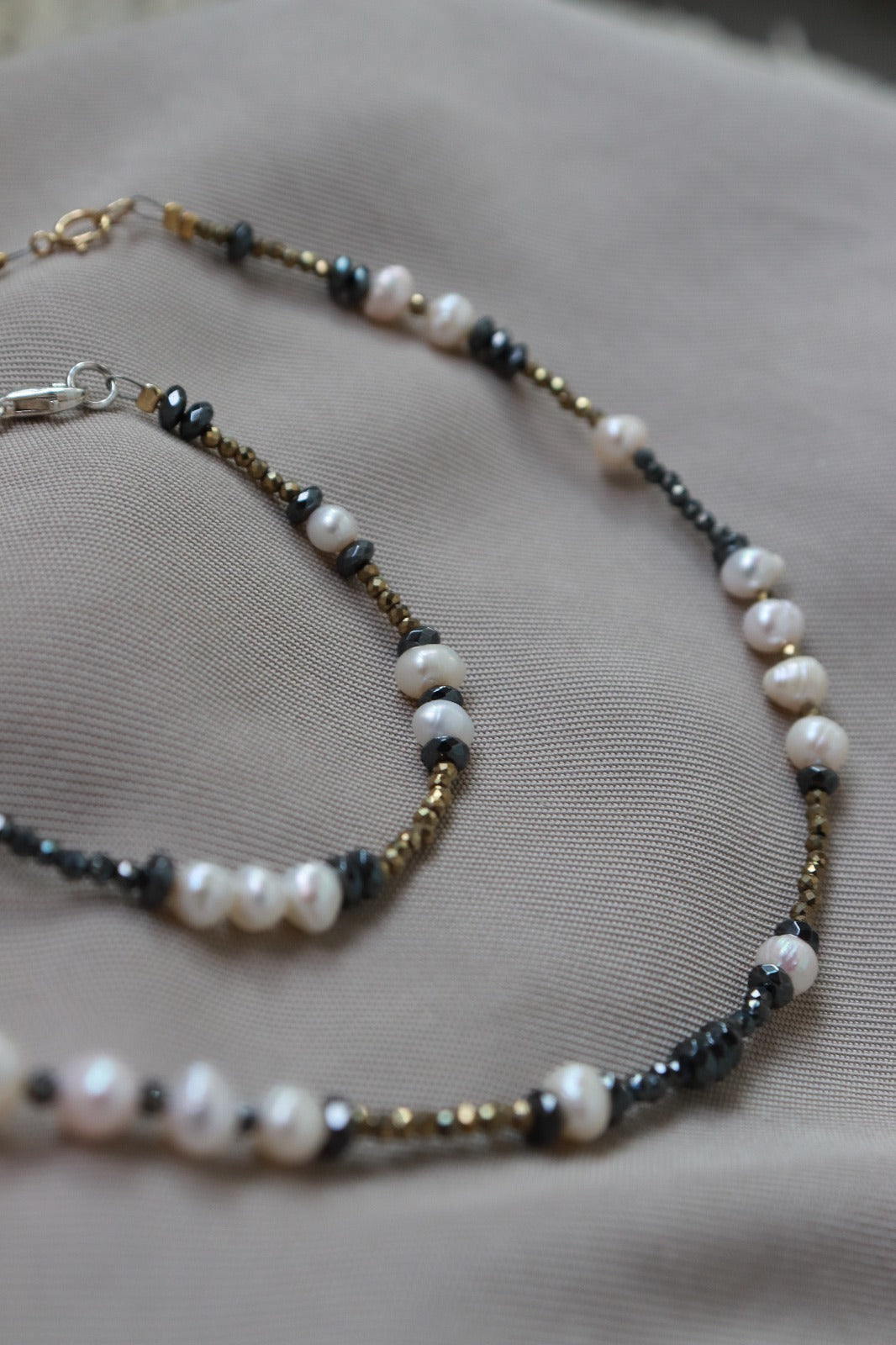Natural pearl and hematite necklace