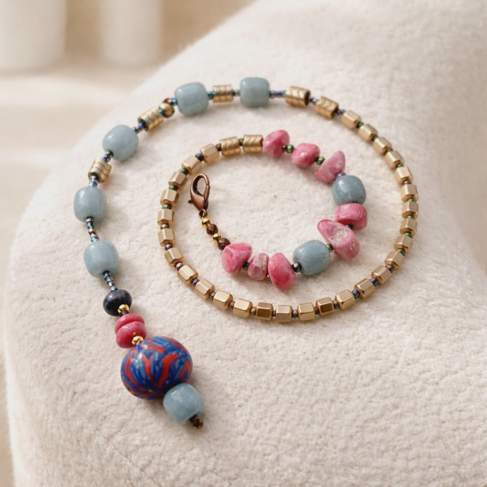 Jad, hematit, coral si sticla Krobo