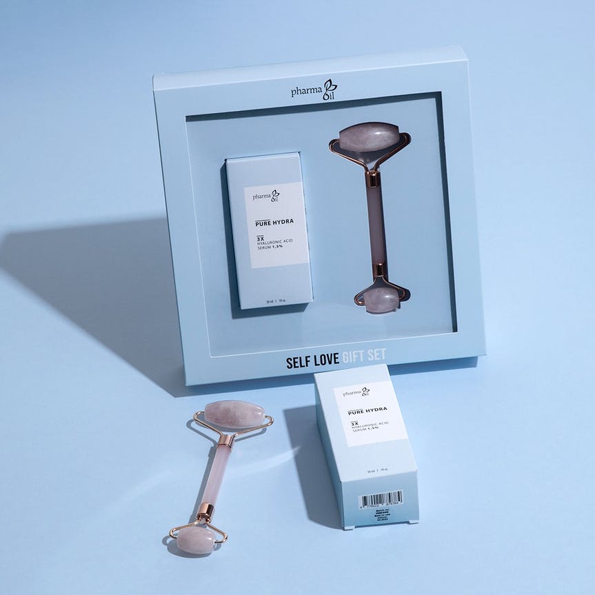 Gift set with facial roller and hyaluronic acid