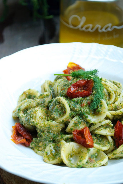 Pesto with wild fennel, pine nuts and raisins