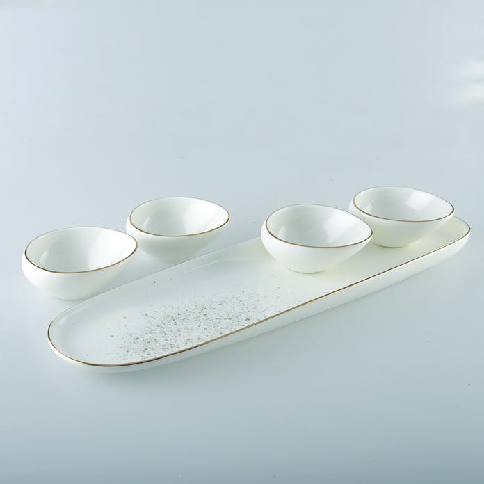 Gift set of 4 cups, with white porcelain tray and gold trim