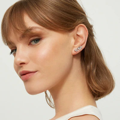 Earrings made of Ag925 with flowers and zirconia /Fashion gifts