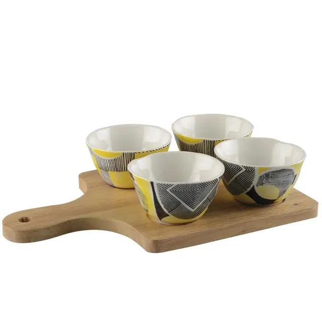 Gift set with 4 medium size bowls and sycamore wood tray
