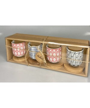 Set cadou cu 4 pahare de cafea, decorate si suport de bambus
